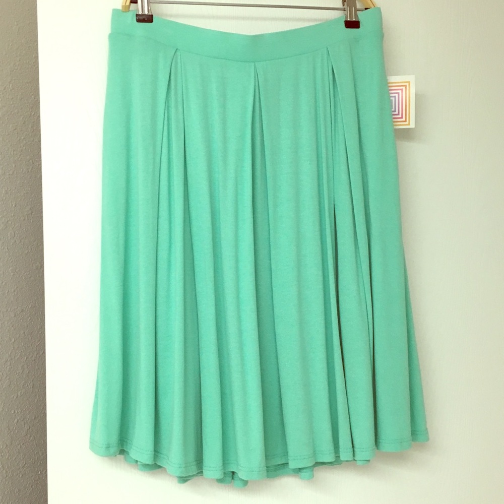 NWT LuLaRoe Madison Skirt - Size L